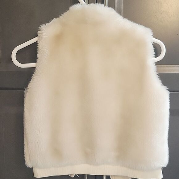Gymboree Faux Fur Vest - Picture 4 of 5